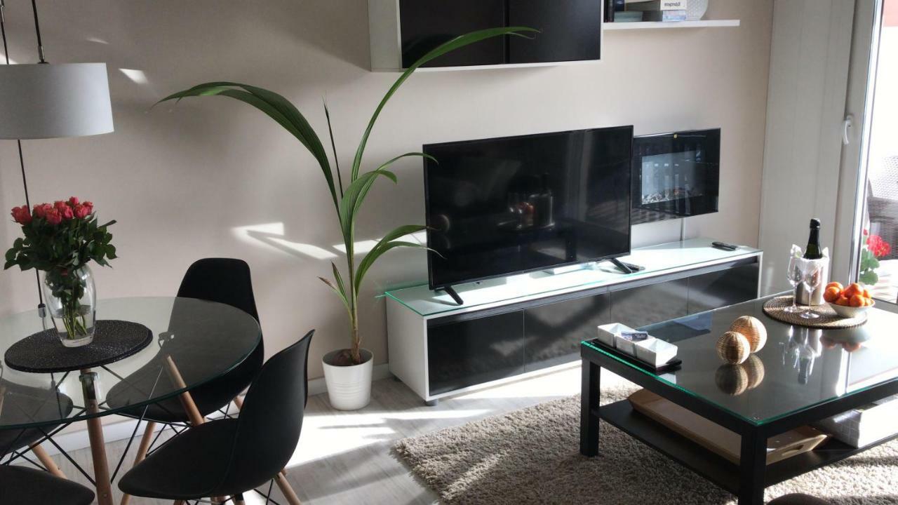 Port Bidassoa - T2 Coquet, Parking, Lit Xxl, Wifi, Pres De La Gare Apartment Hendaye